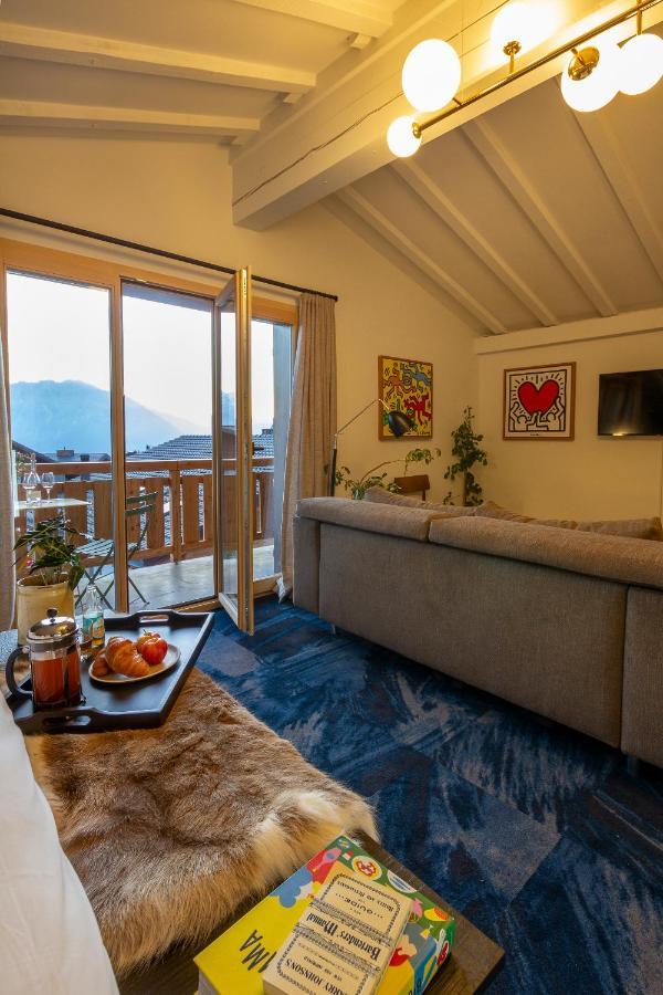 Hotel Shed
